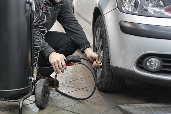 High quality cheap tyre replacement and repair Burnley mechanic servicing vehicle